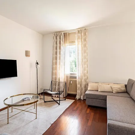 Guesthost - Near Cathedral