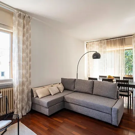 Lägenhet Guesthost - Near Cathedral