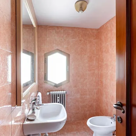 Lägenhet Guesthost - Near Cathedral Padua