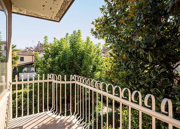 Guesthost - Near Cathedral Appartamento